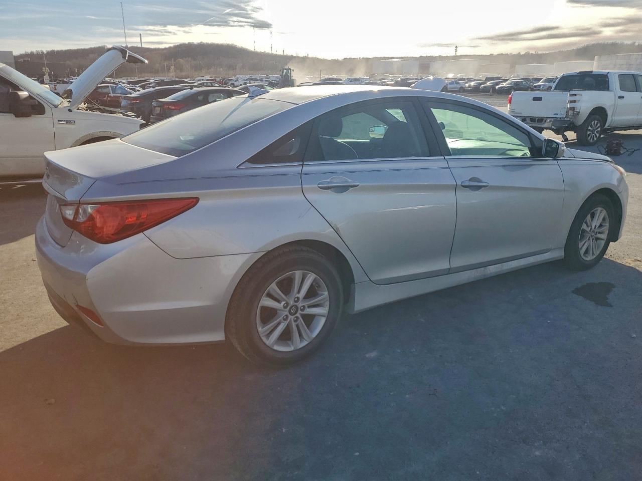 2014 HYUNDAI SONATA GLS photo 5