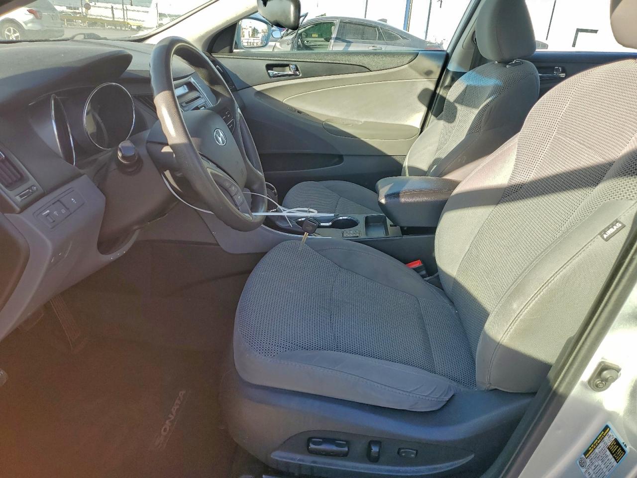 2014 HYUNDAI SONATA GLS photo 13