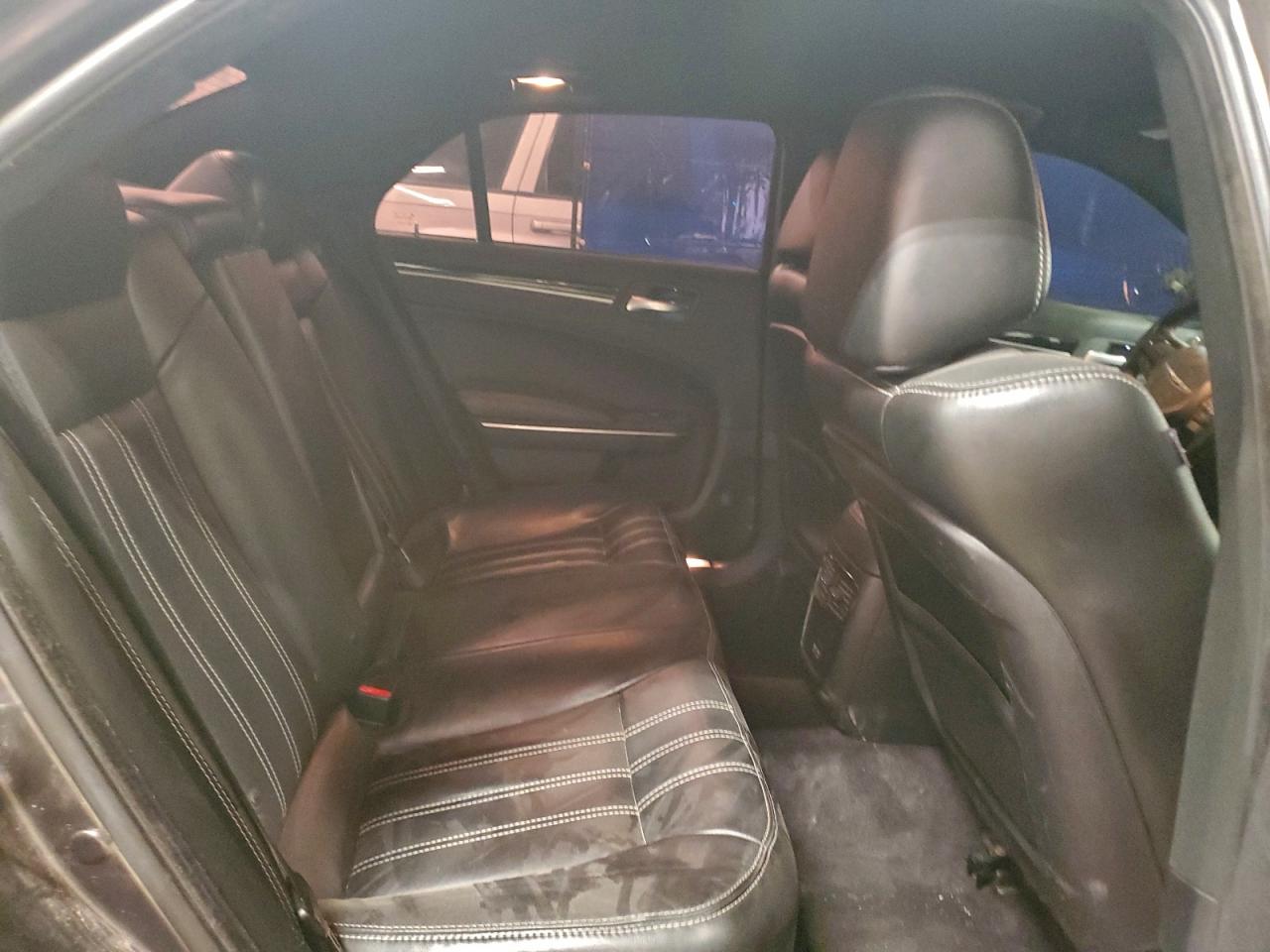 2018 CHRYSLER 300 S photo 10
