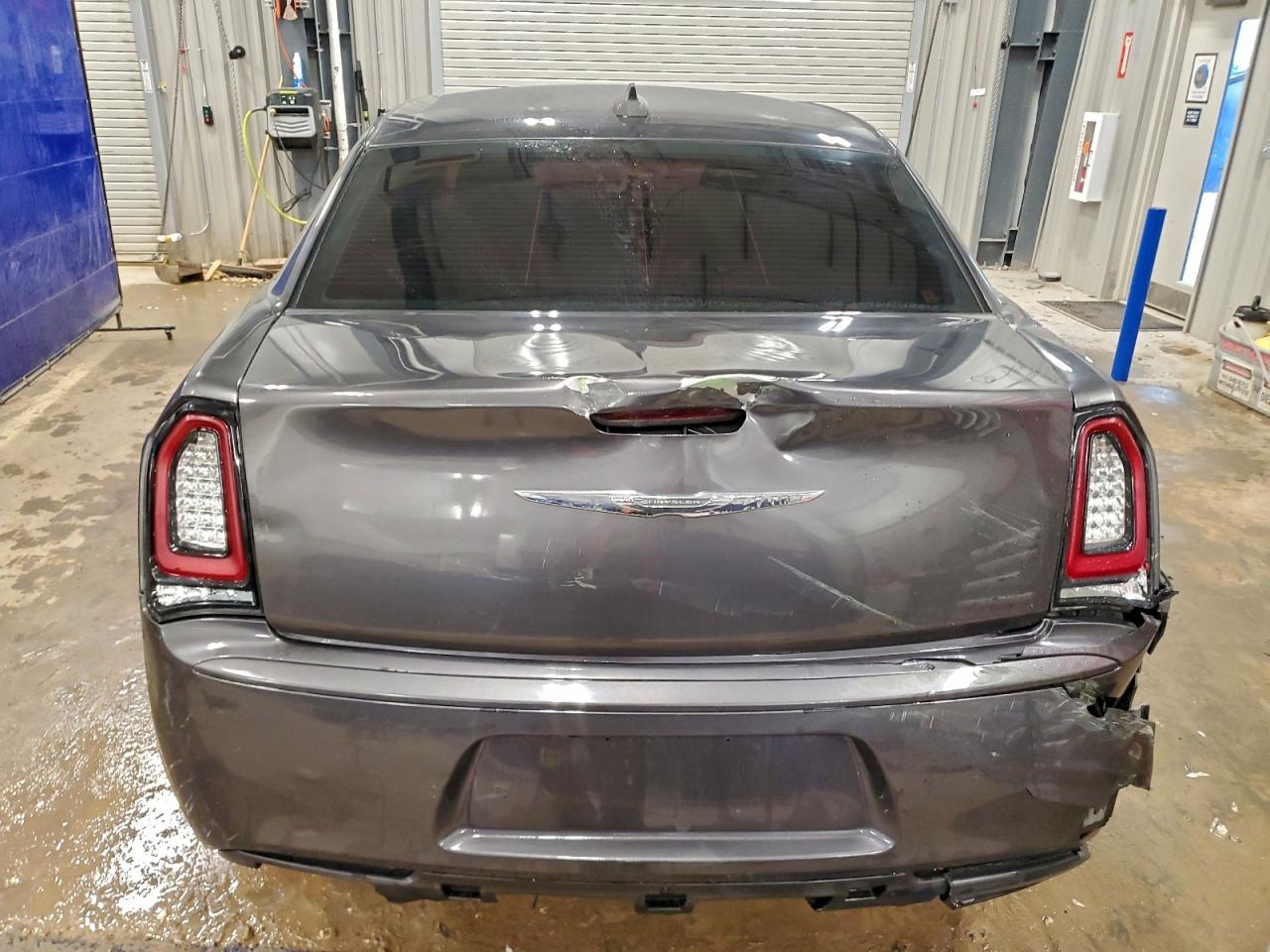 2018 CHRYSLER 300 S photo 6