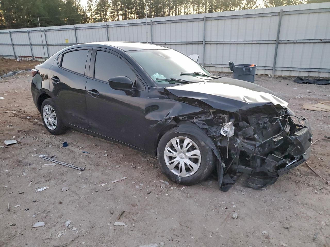 2019 TOYOTA YARIS L photo 4
