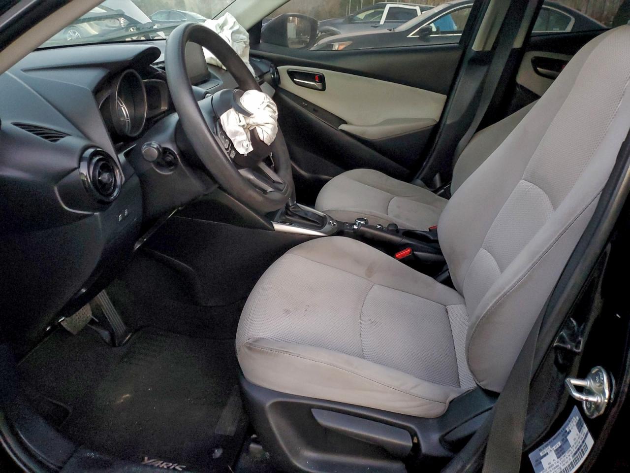 2019 TOYOTA YARIS L photo 7
