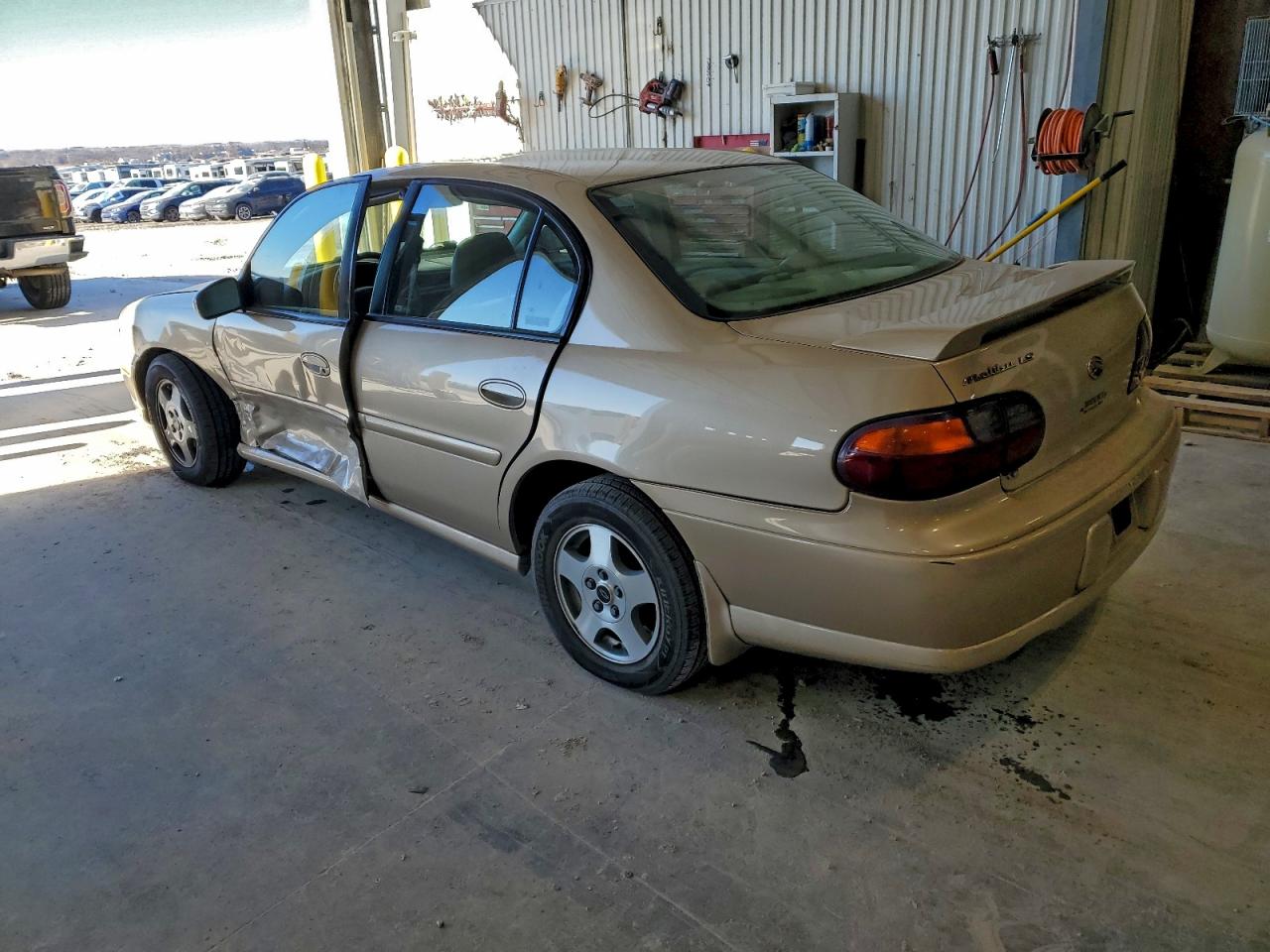 2002 CHEVROLET MALIBU LS photo 2