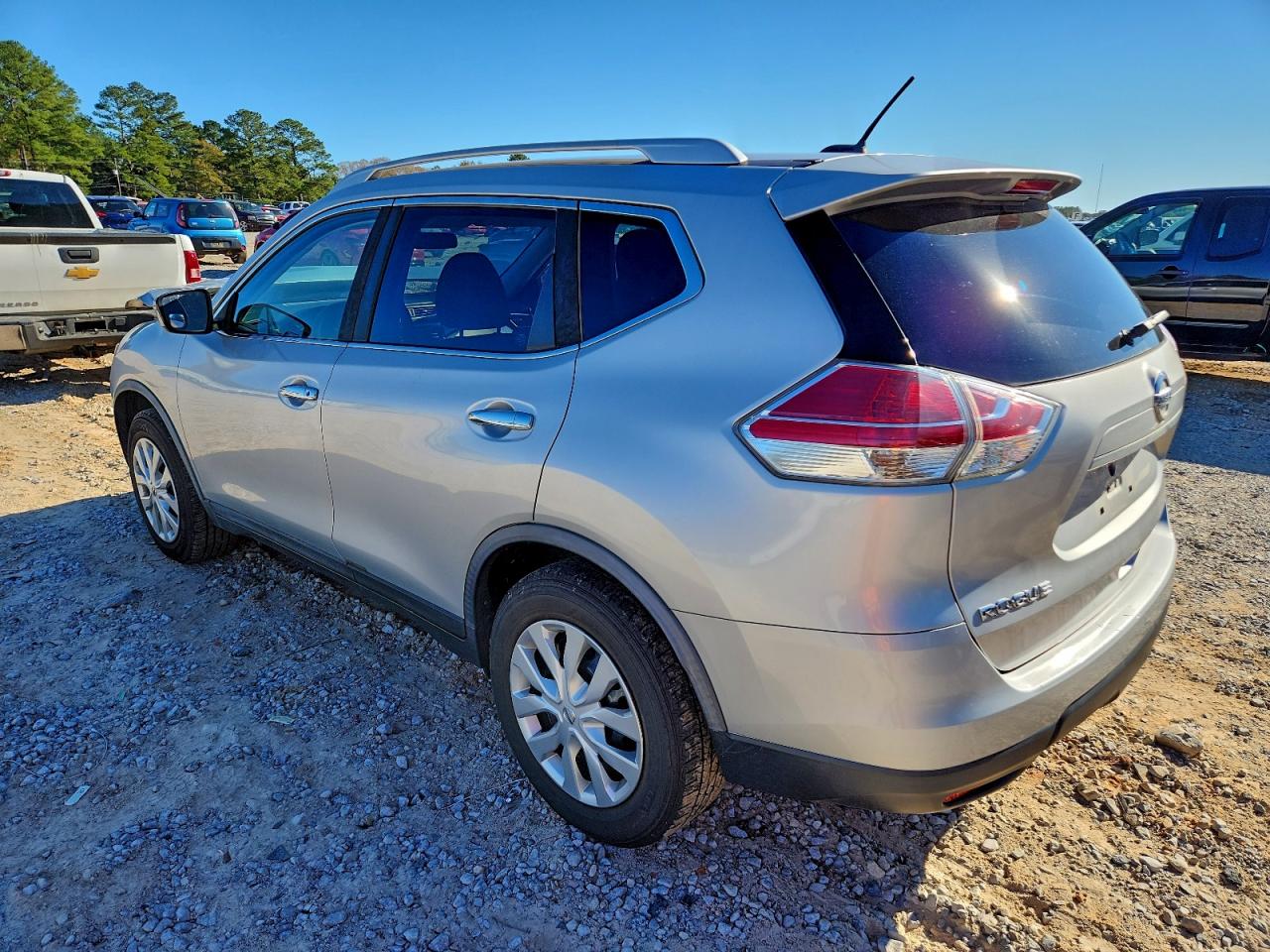 2016 NISSAN ROGUE S photo 2