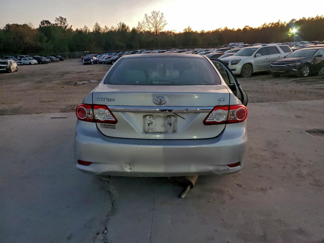 2011 TOYOTA COROLLA BASE photo 6