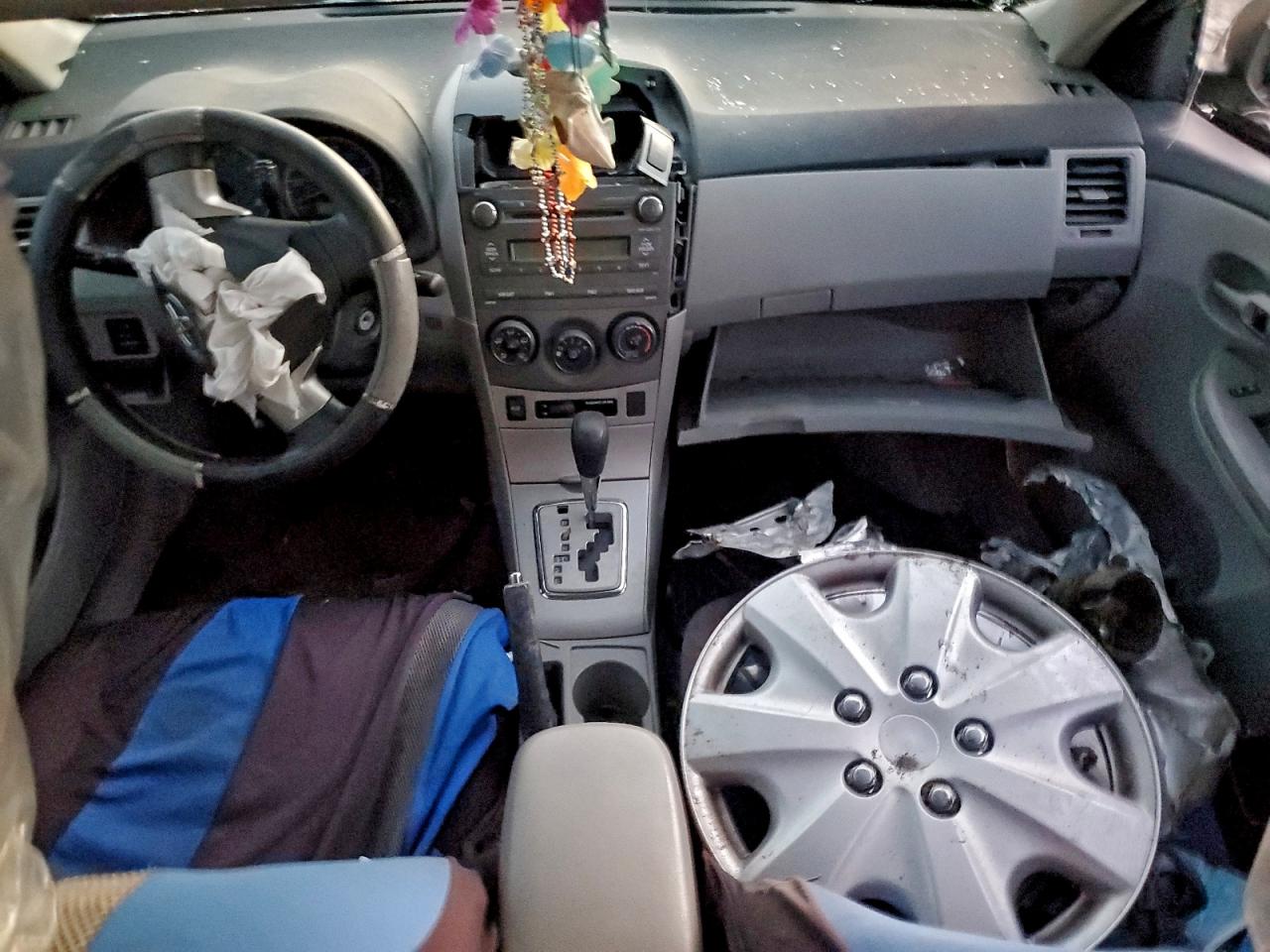 2011 TOYOTA COROLLA BASE photo 8