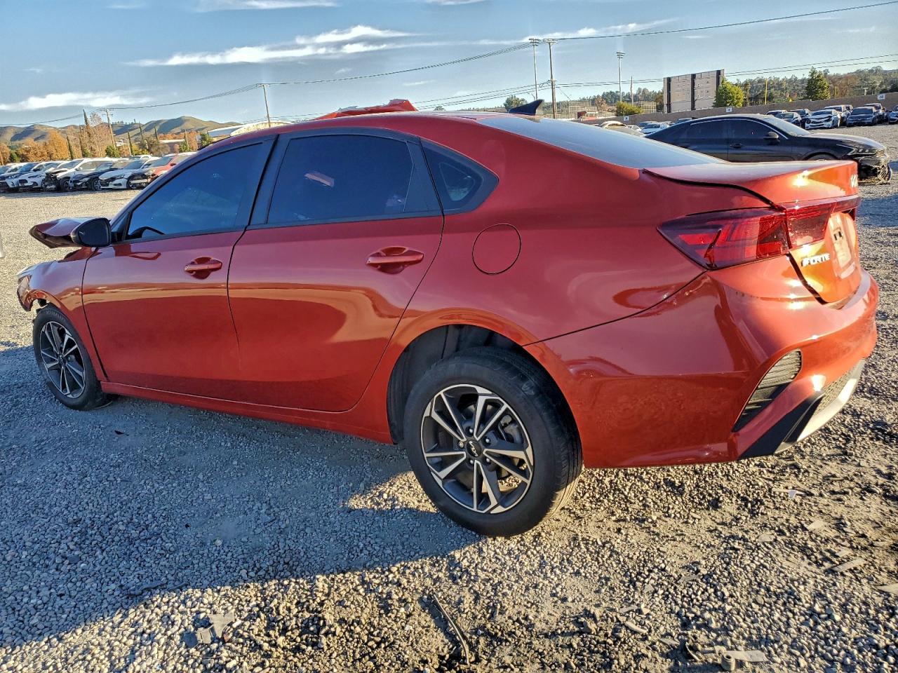 2023 KIA FORTE LX photo 2