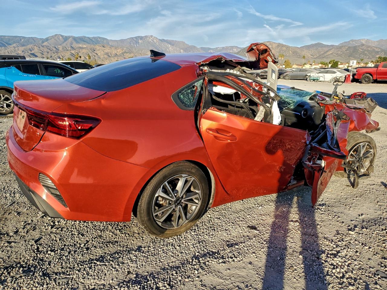 2023 KIA FORTE LX photo 3