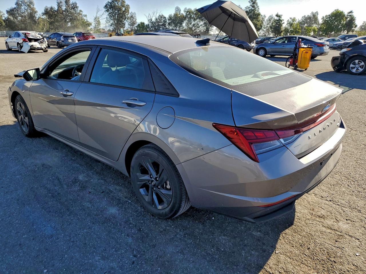 2023 HYUNDAI ELANTRA BLUE photo 2