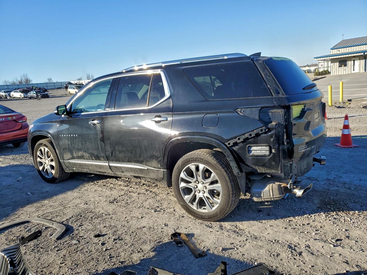 2019 CHEVROLET TRAVERSE PREMIER photo 2