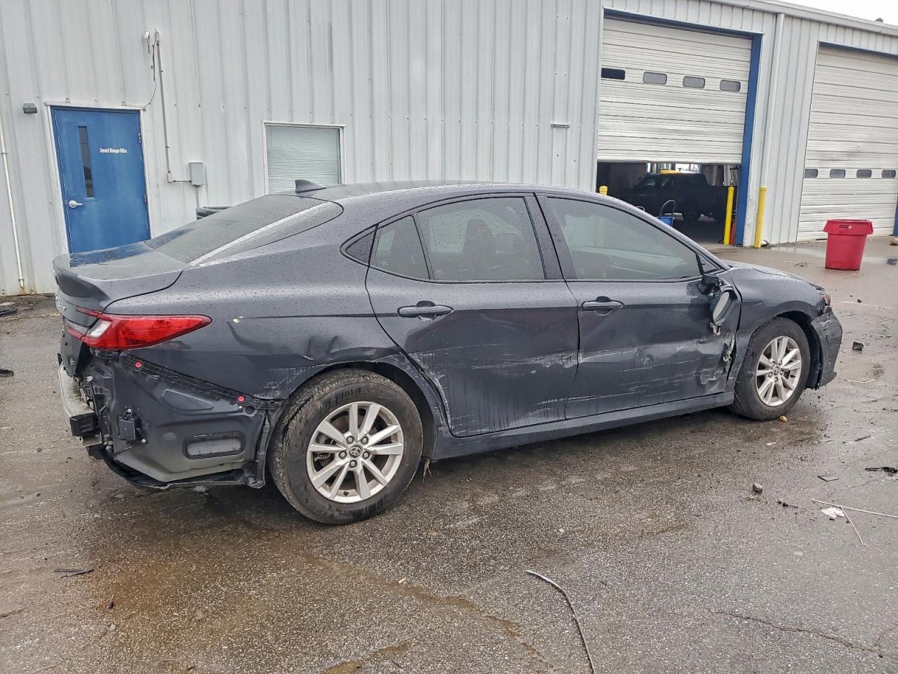 2025 TOYOTA CAMRY XSE photo 3