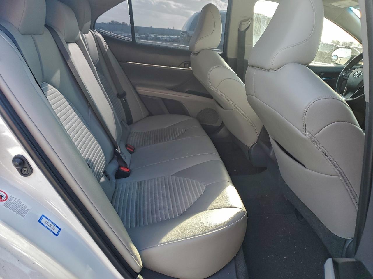 2018 TOYOTA CAMRY L photo 10