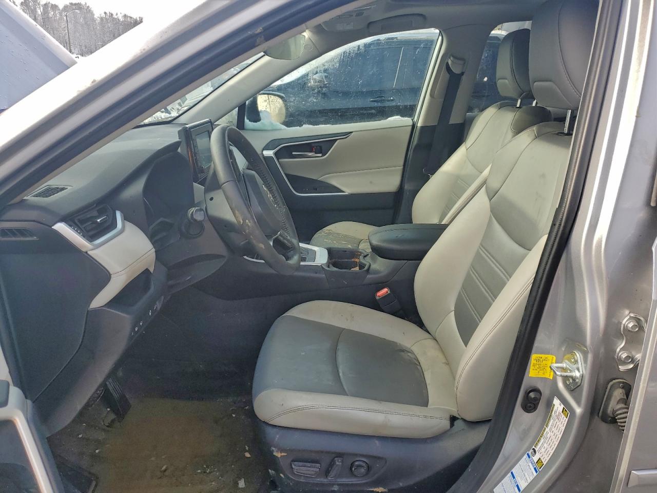 2021 TOYOTA RAV4 XLE PREMIUM photo 7