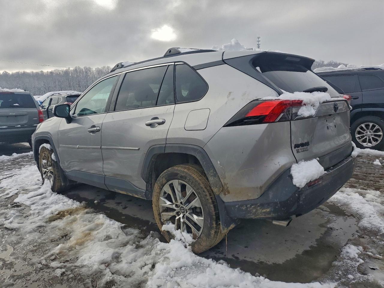2021 TOYOTA RAV4 XLE PREMIUM photo 2