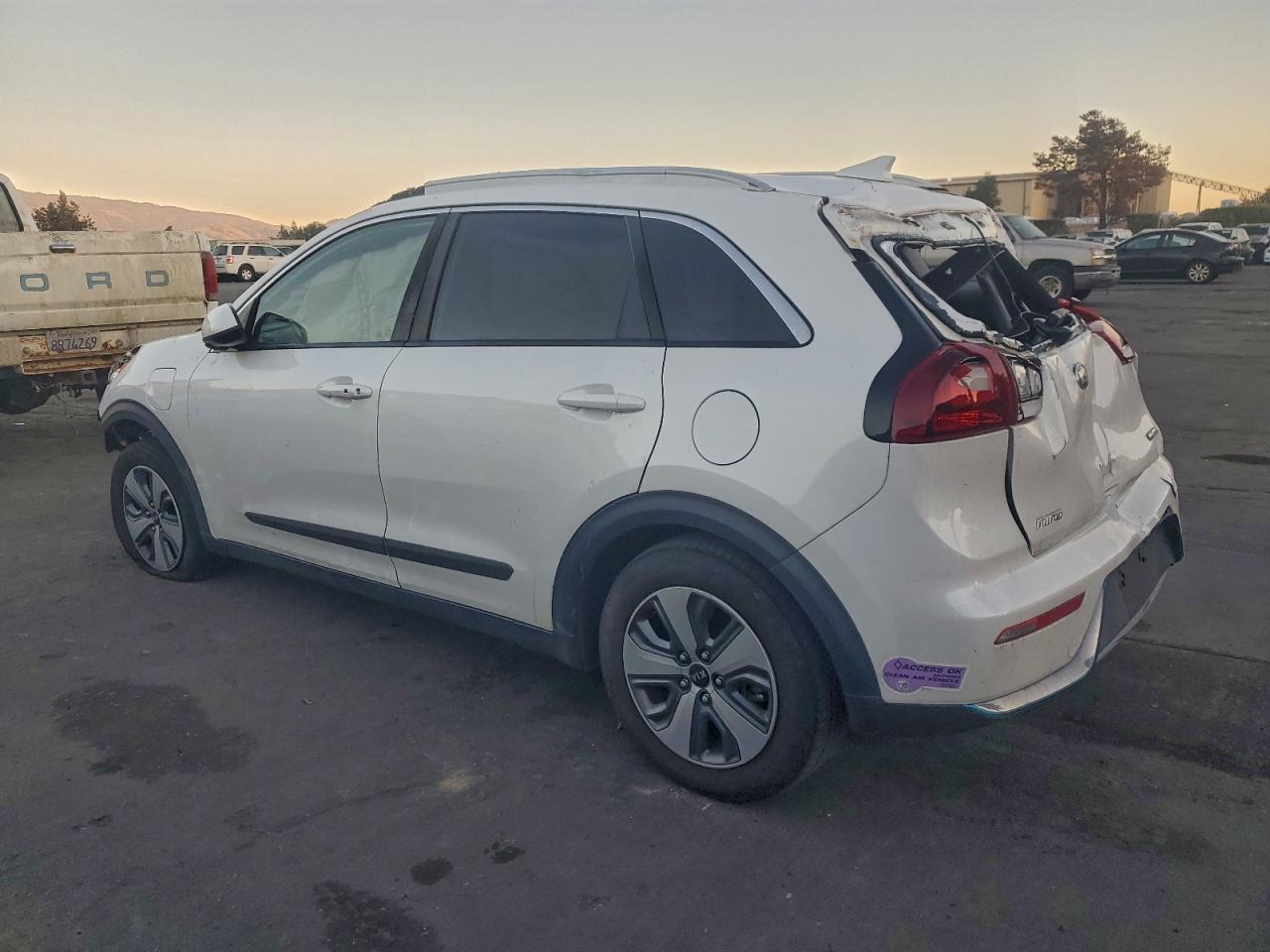 2019 KIA NIRO LX photo 2