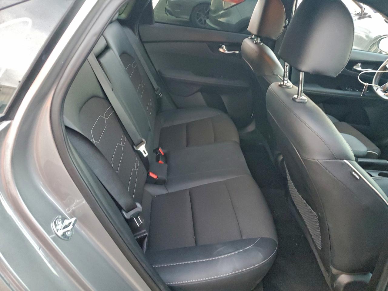 2023 KIA FORTE GT LINE photo 10