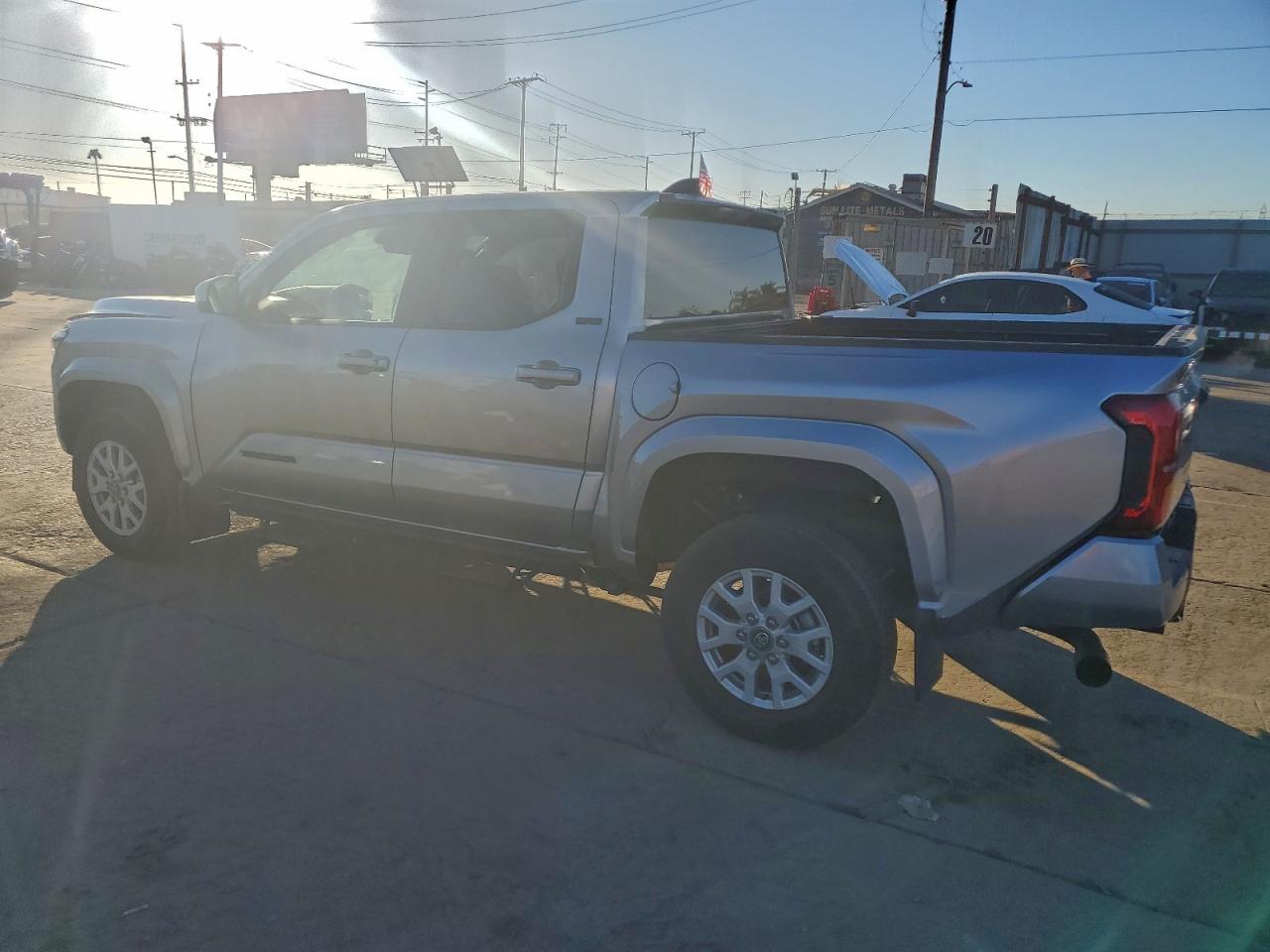 2025 TOYOTA TACOMA DOUBLE CAB photo 2