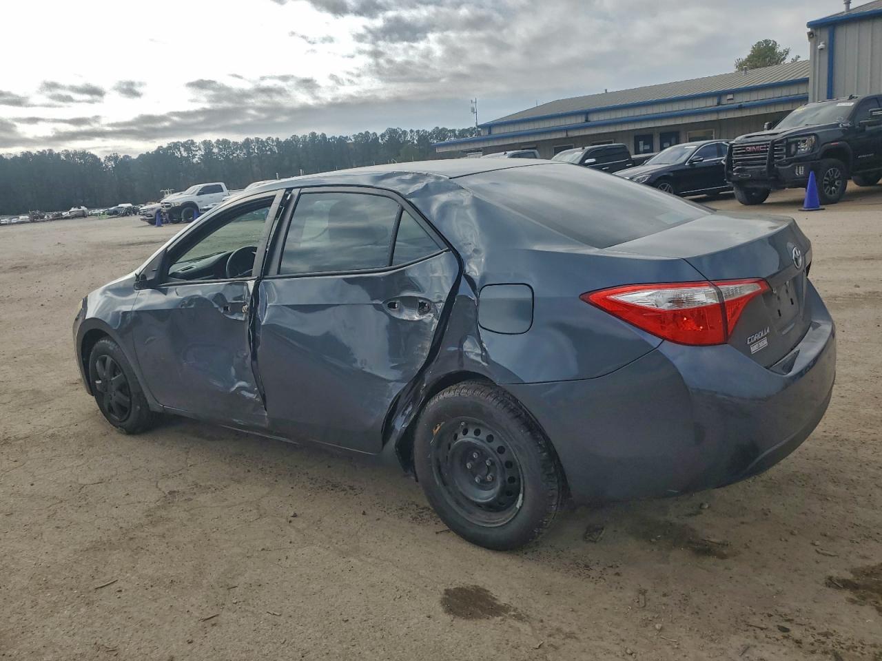 2015 TOYOTA COROLLA L photo 2