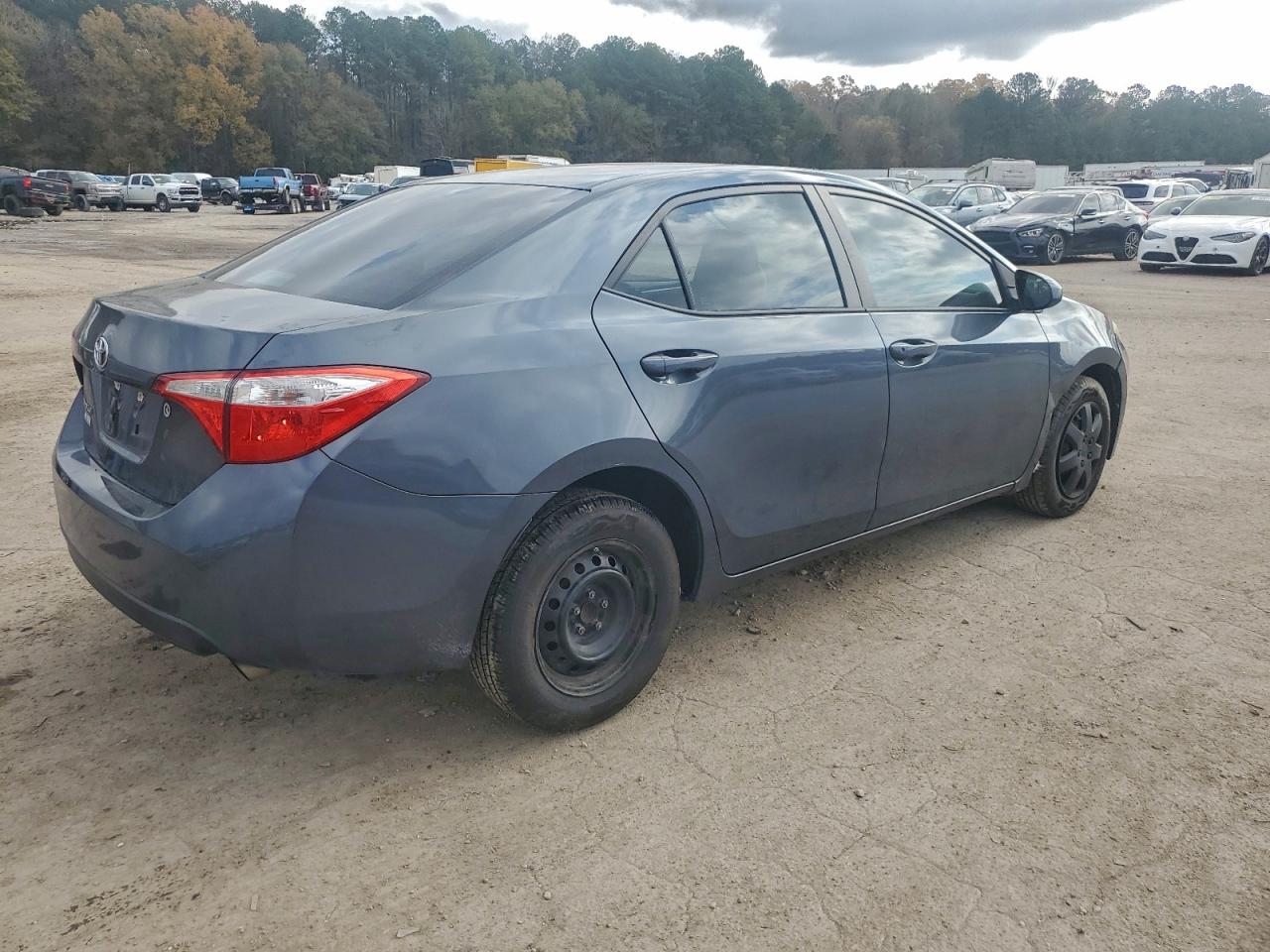 2015 TOYOTA COROLLA L photo 3