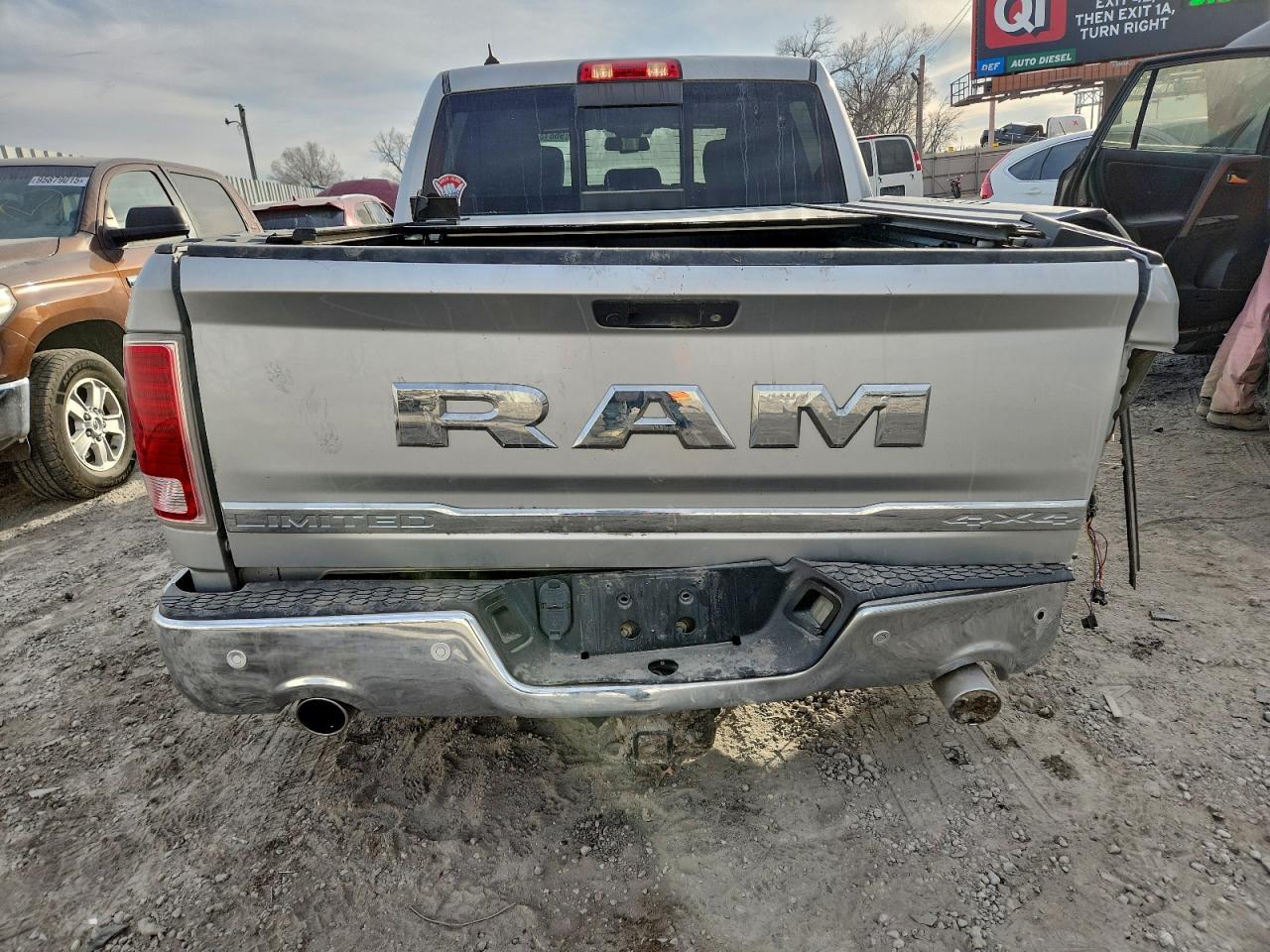 2018 RAM 1500 LONGHORN photo 6