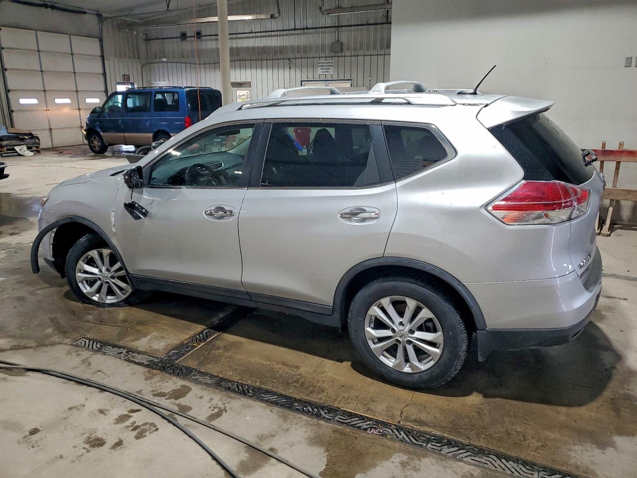 2016 NISSAN ROGUE S photo 2