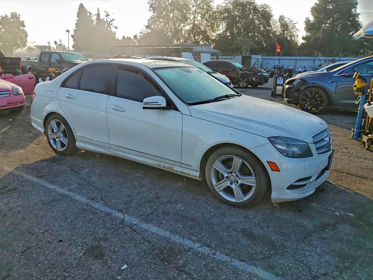 2011 MERCEDES-BENZ C 300 photo 4