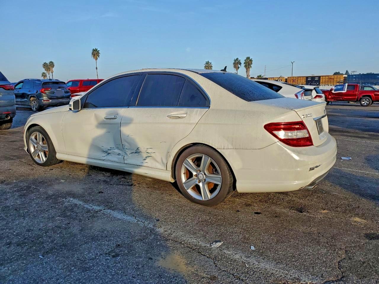 2011 MERCEDES-BENZ C 300 photo 2