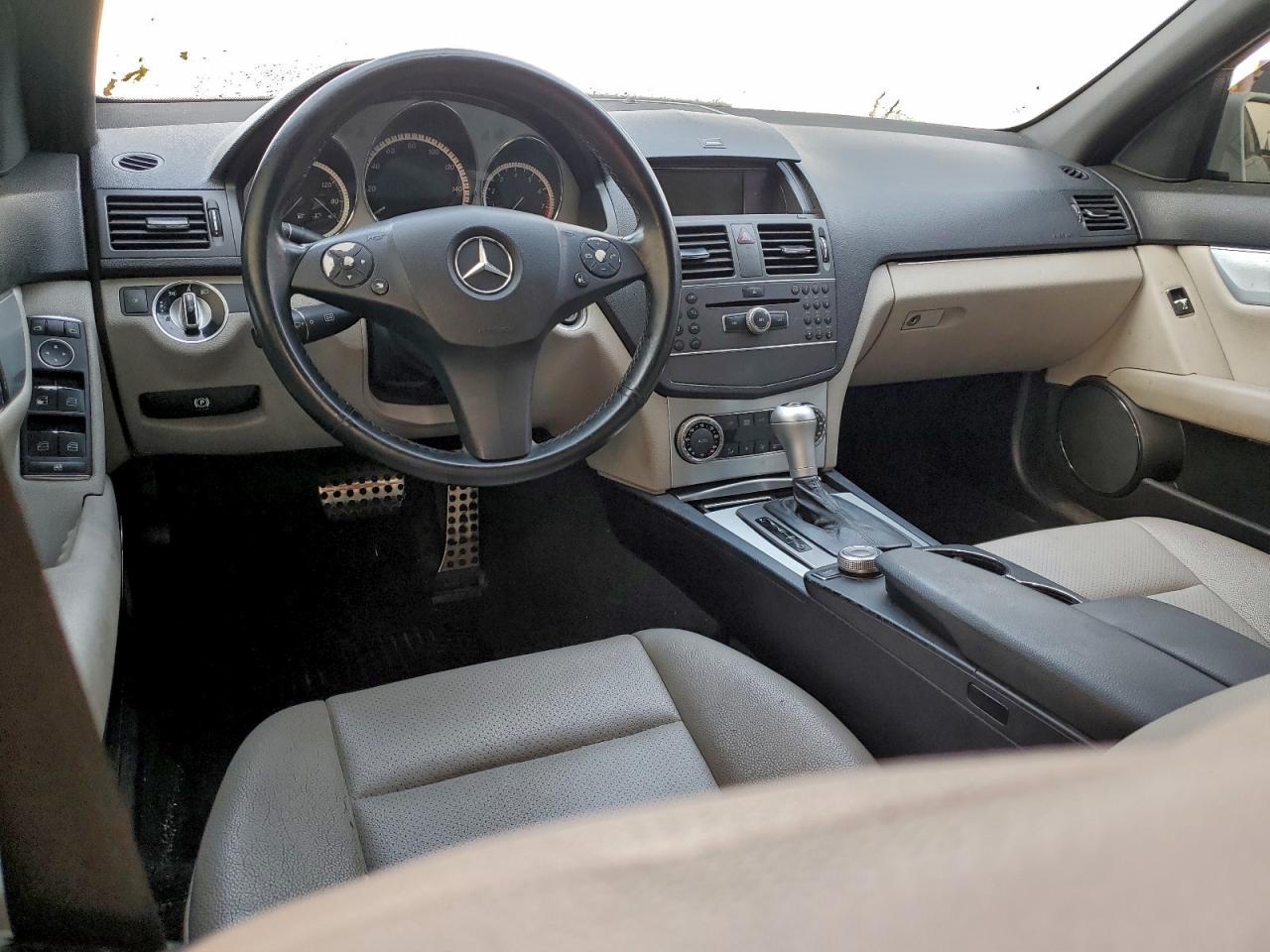 2011 MERCEDES-BENZ C 300 photo 8