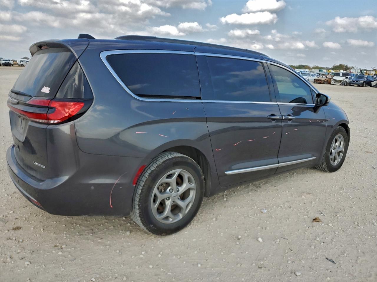 2023 CHRYSLER PACIFICA LIMITED photo 3