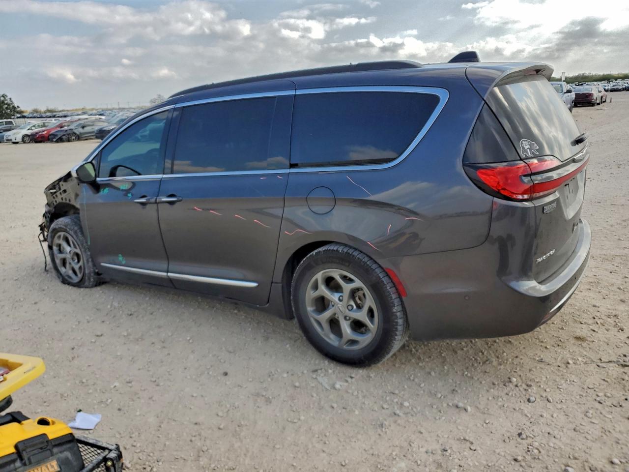 2023 CHRYSLER PACIFICA LIMITED photo 2