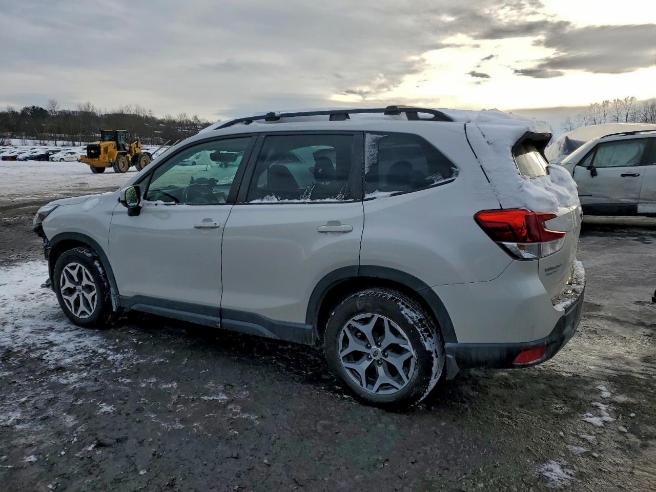 2022 SUBARU FORESTER PREMIUM photo 2