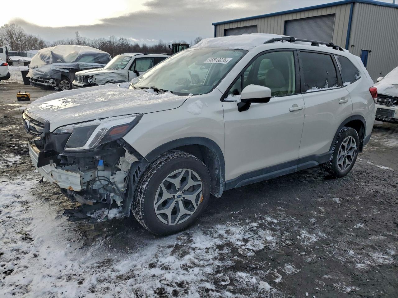 2022 SUBARU FORESTER