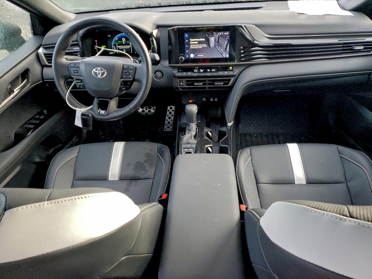 2025 TOYOTA CAMRY XSE photo 8