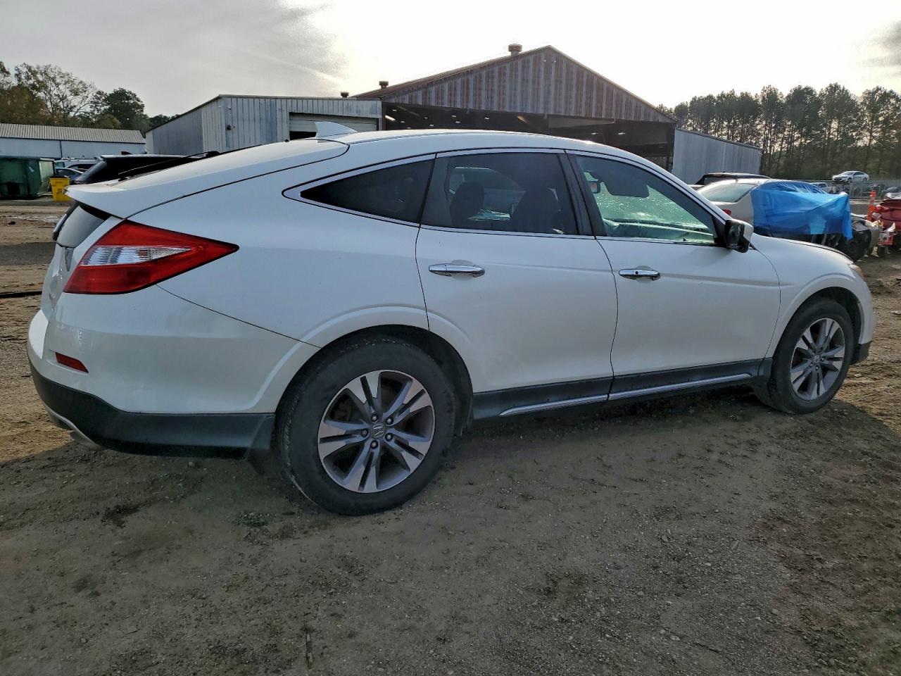 2015 HONDA CROSSTOUR EXL photo 3
