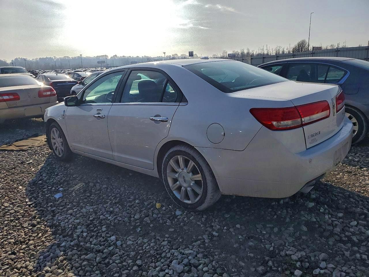 2010 LINCOLN MKZ photo 2