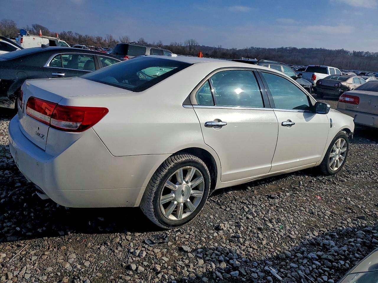 2010 LINCOLN MKZ photo 3