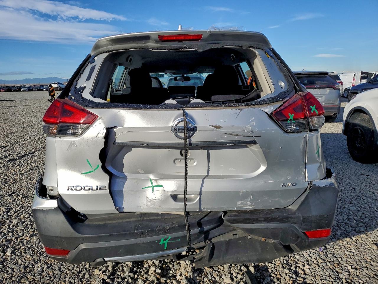 2017 NISSAN ROGUE S photo 6
