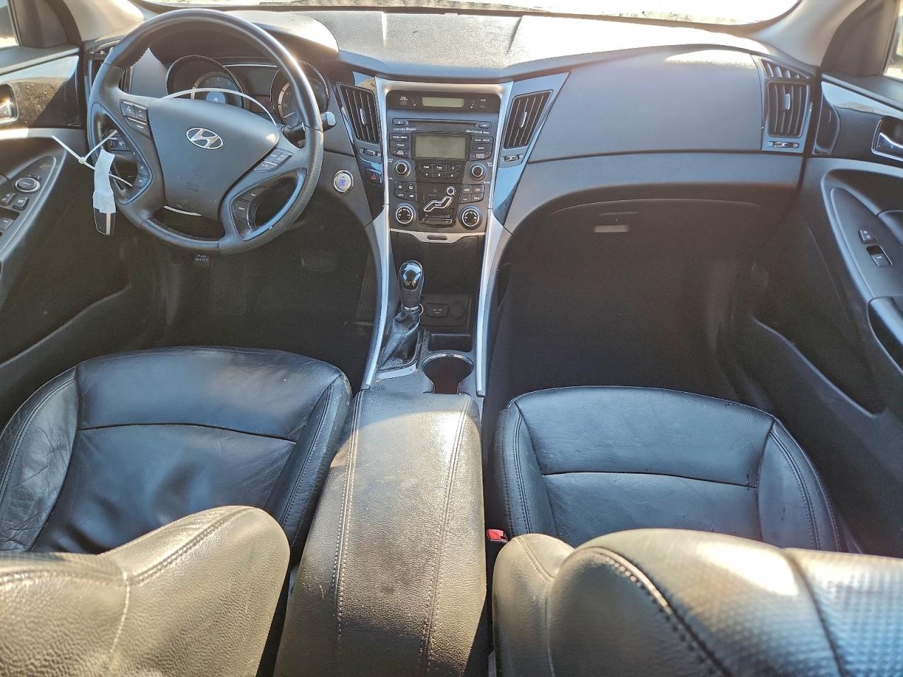 2013 HYUNDAI SONATA SE photo 8