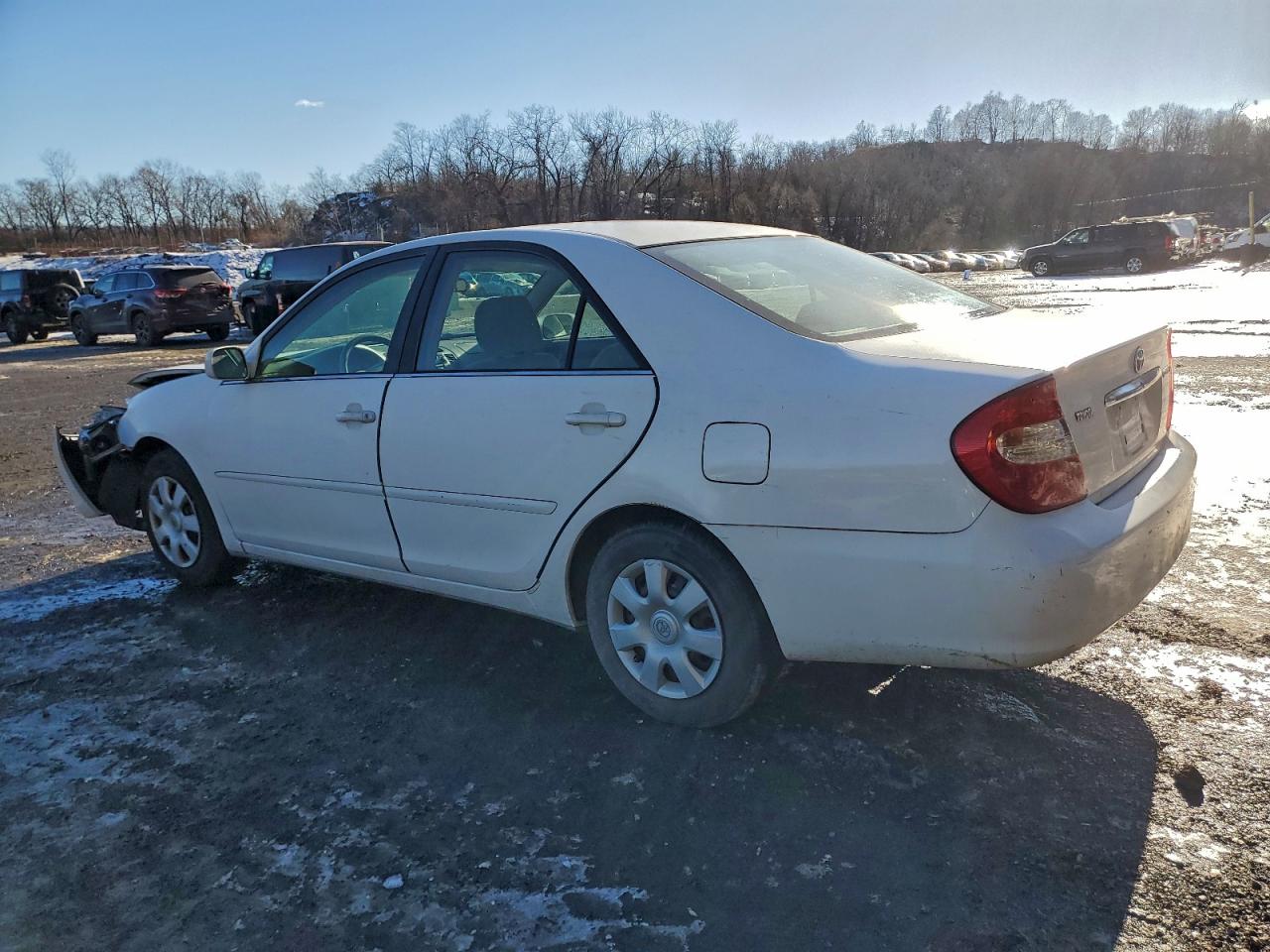 2002 TOYOTA CAMRY LE photo 2