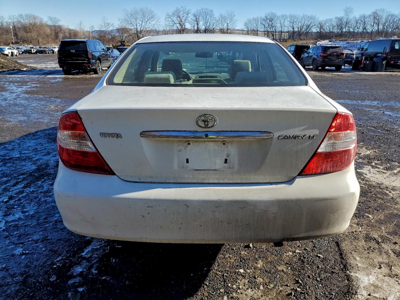 2002 TOYOTA CAMRY LE photo 6