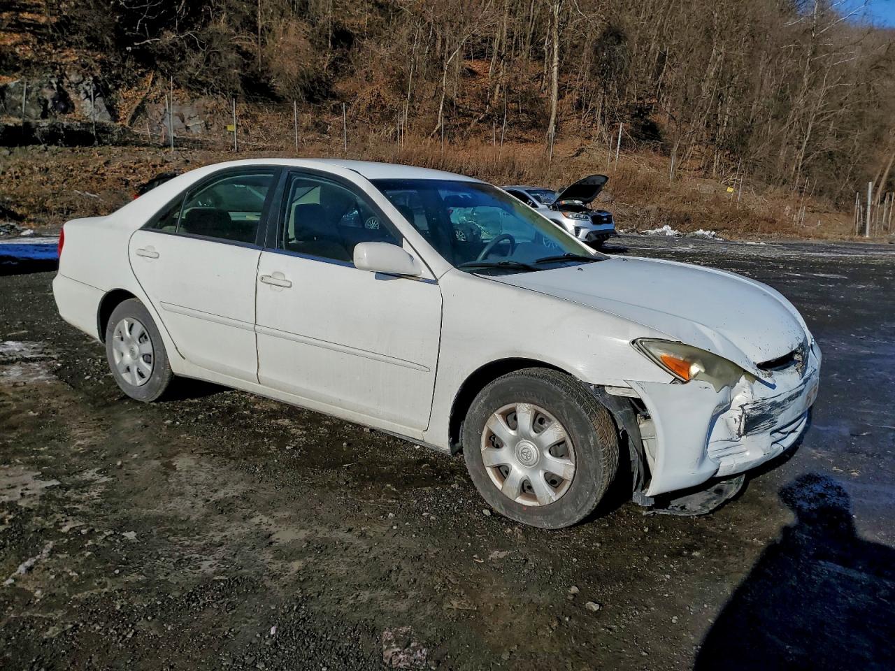 2002 TOYOTA CAMRY LE photo 4
