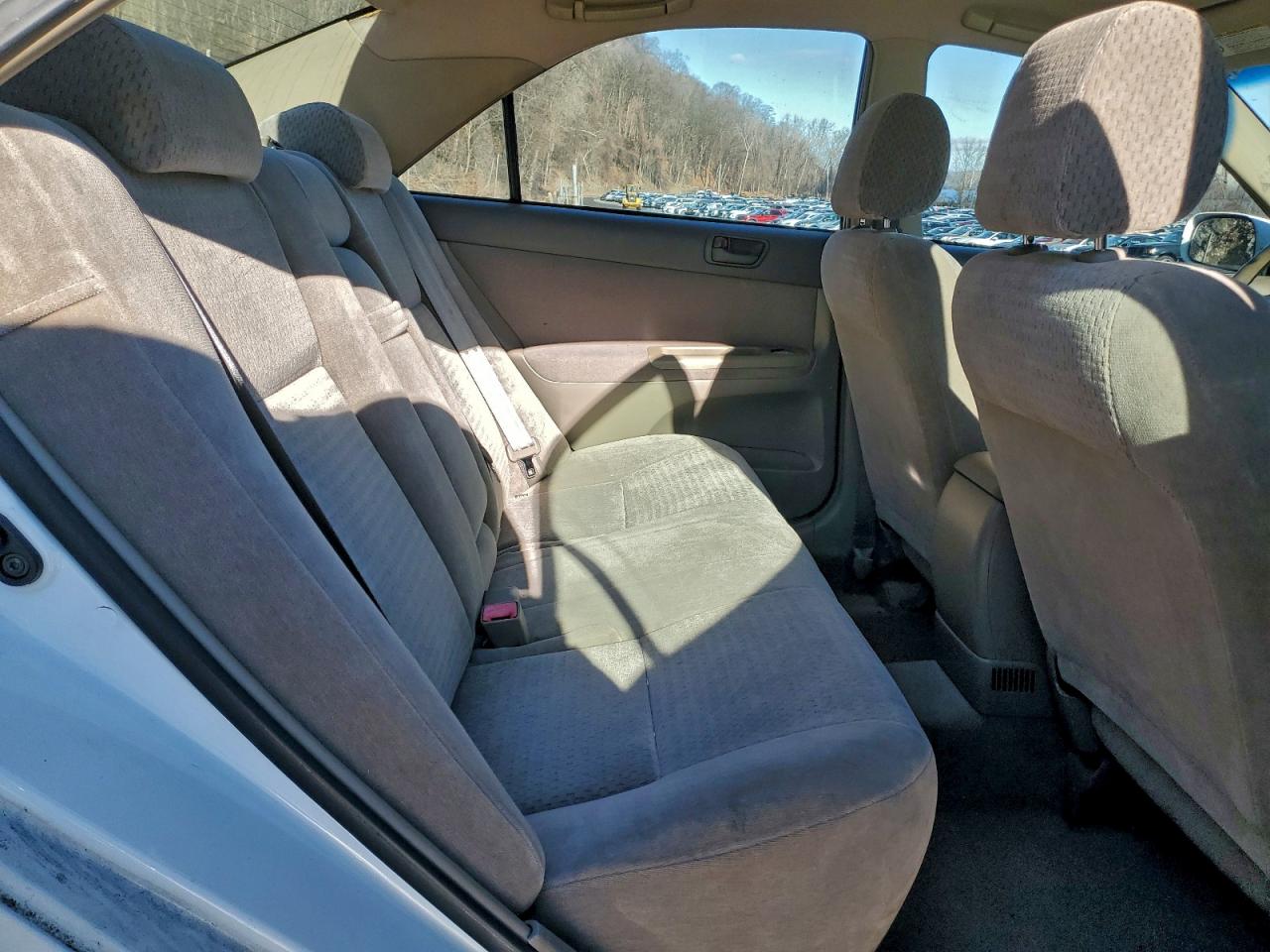 2002 TOYOTA CAMRY LE photo 10