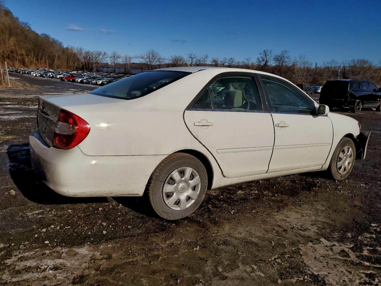 2002 TOYOTA CAMRY LE photo 3