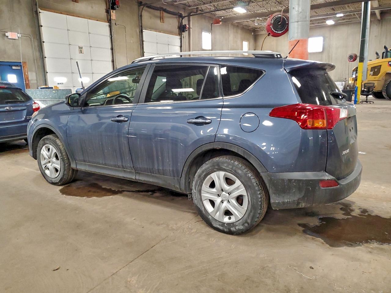 2013 TOYOTA RAV4 LE photo 2
