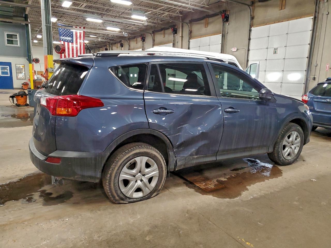 2013 TOYOTA RAV4 LE photo 3