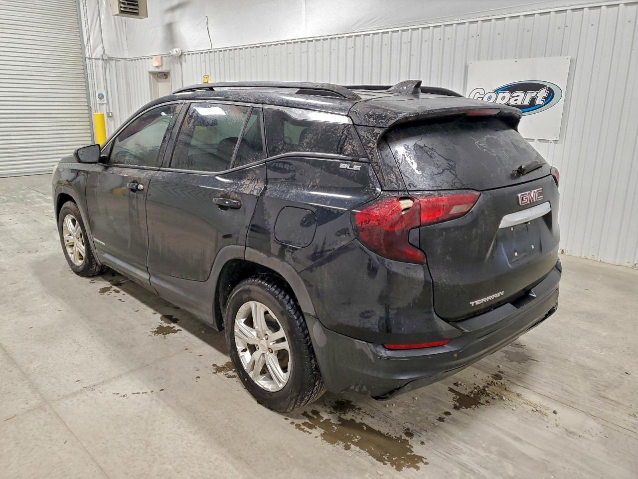 2020 GMC TERRAIN SLE photo 2