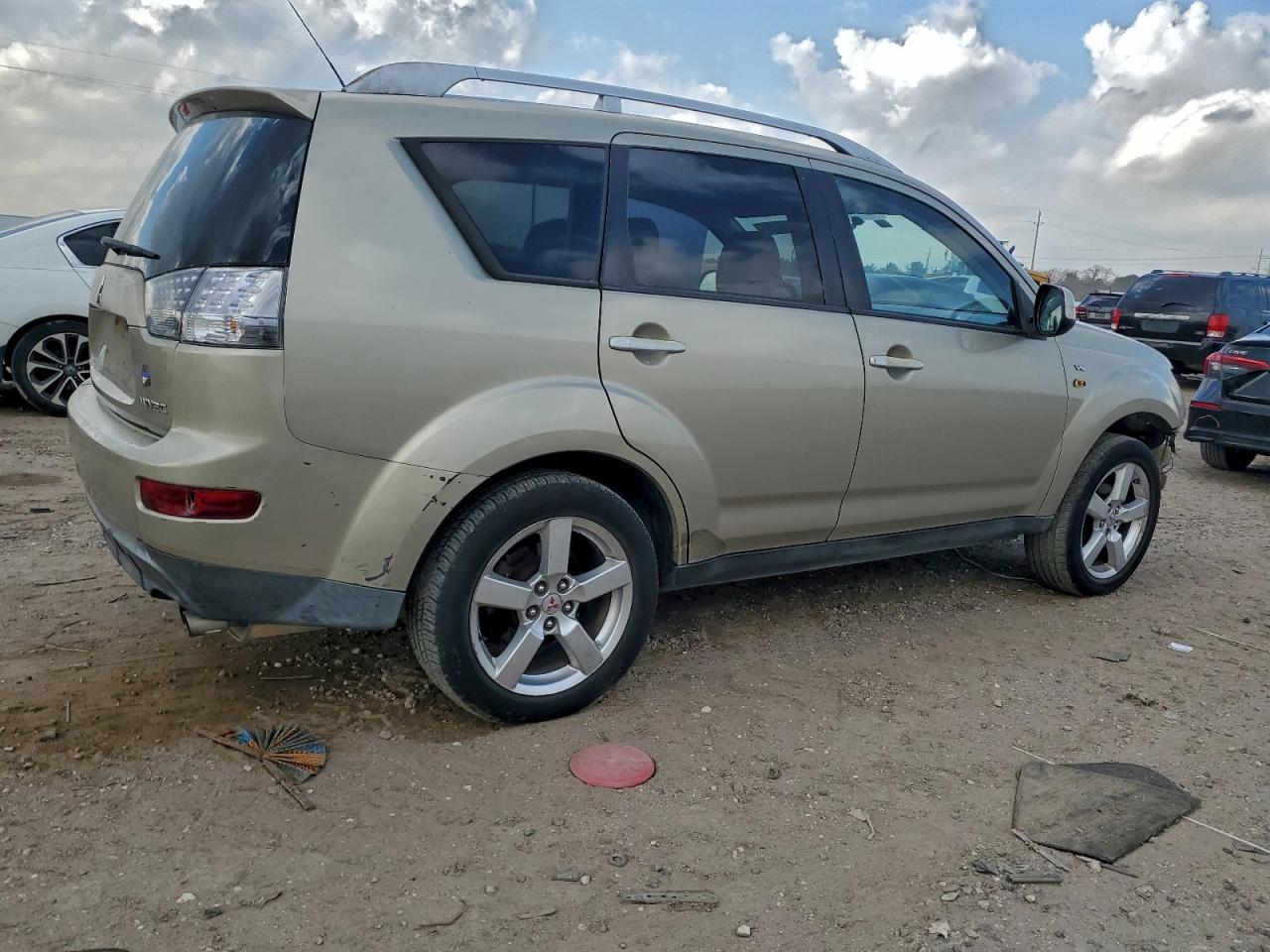 2008 MITSUBISHI OUTLANDER XLS photo 3