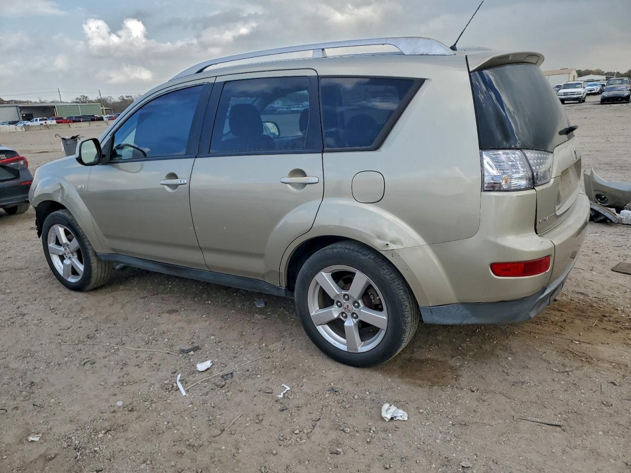 2008 MITSUBISHI OUTLANDER XLS photo 2