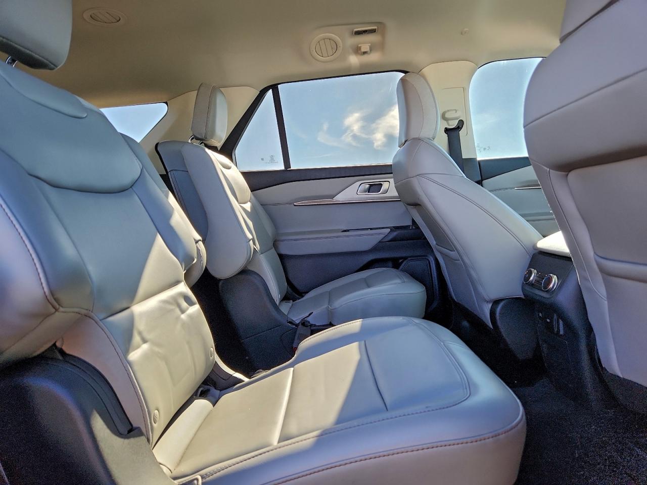 2025 FORD EXPLORER ACTIVE photo 11