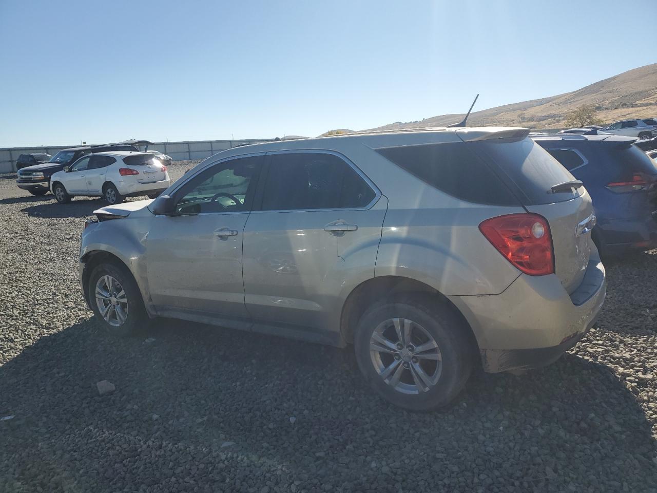 2014 CHEVROLET EQUINOX LS photo 2